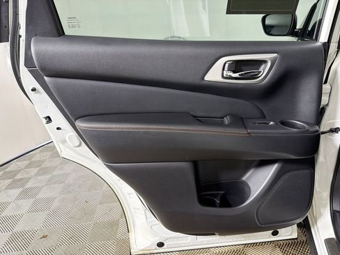 Used 2019 Nissan Pathfinder SV w/ Rock Creek Edition image 21