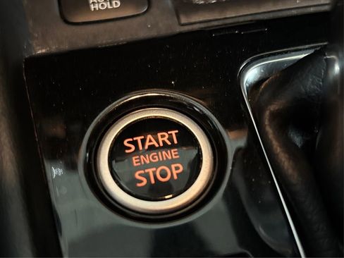 Used 2024 Nissan Kicks SV image 28