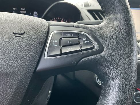 Used 2017 Ford Escape Titanium image 19