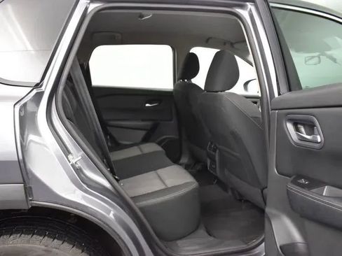 Used 2024 Nissan Rogue SV FWD image 18