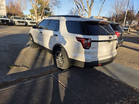 Used 2017 Ford Explorer Sport image 7
