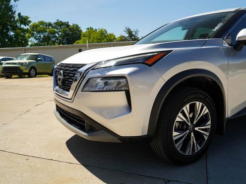 Used 2023 Nissan Rogue SV AWD/4WD image 17