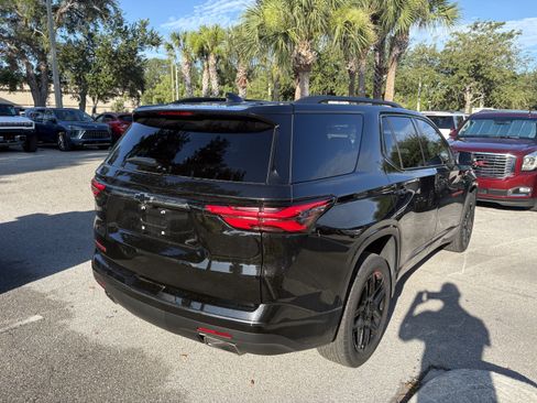 Used 2023 Chevrolet Traverse Premier w/ Redline Edition FWD image 7