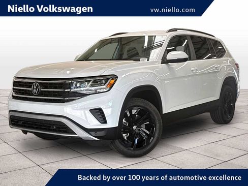 Used 2023 Volkswagen Atlas SE w/ Black Wheel Package FWD image 1