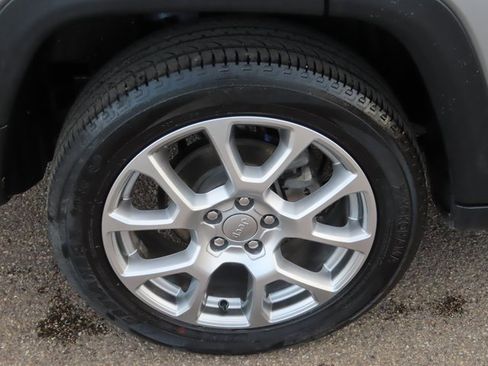 Used 2022 Jeep Compass Latitude image 14