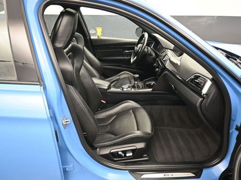 Used 2018 BMW M3 RWD image 41