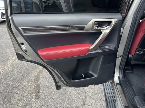 Used 2021 Lexus GX 460 Premium image 17