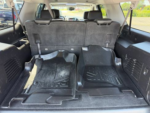 Used 2020 Chevrolet Suburban LT AWD/4WD image 39