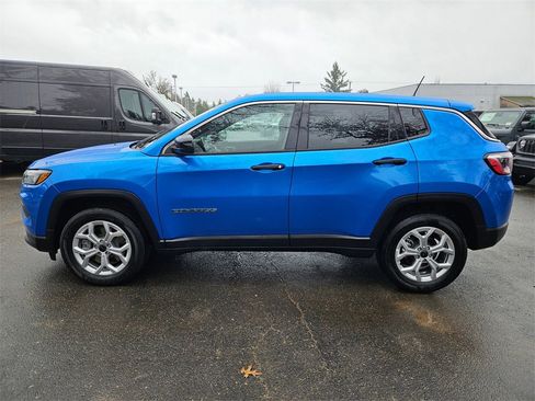Certified 2025 Jeep Compass Sport image 4
