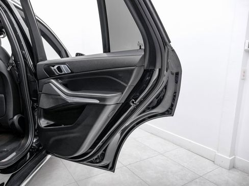 Used 2022 BMW X5 xDrive40i w/ Parking Assistance Package image 43