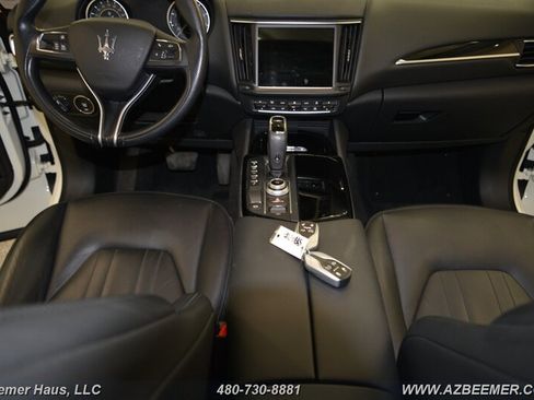 Used 2021 Maserati Levante image 15