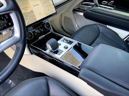 Used 2023 Land Rover Range Rover SE AWD/4WD image 16