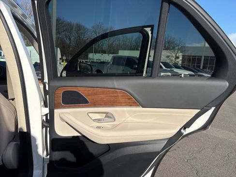 Used 2025 Mercedes-Benz GLE 350 4MATIC image 32