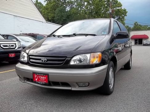 Used 2001 Toyota Sienna XLE FWD image 1