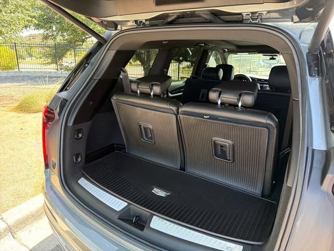 Used 2023 Cadillac XT6 Premium Luxury w/ Technology Package FWD image 44