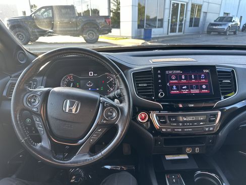 Used 2022 Honda Ridgeline Black Edition image 15