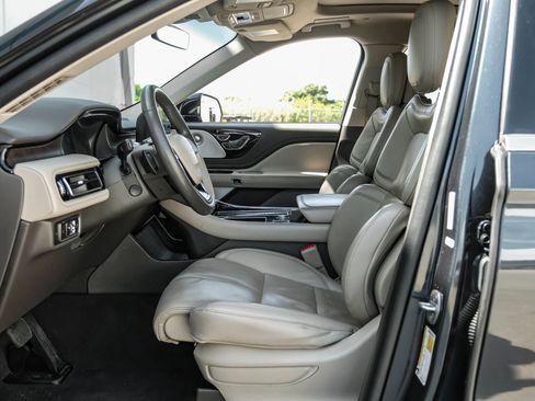 Used 2023 Lincoln Aviator Reserve w/ Equipment Group 201A RWD image 4