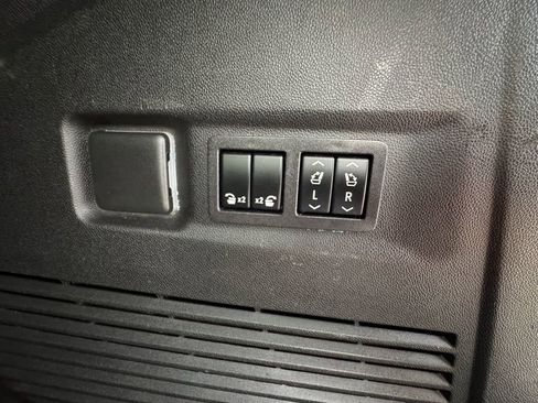 Used 2023 GMC Yukon XL Denali image 20