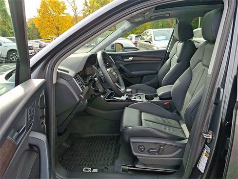 Certified 2025 Audi Q5 2.0T Premium Plus w/ Premium Plus Package image 14