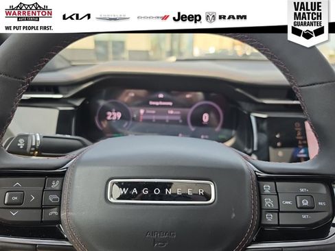 Used 2024 Jeep Wagoneer Launch Edition AWD/4WD image 14