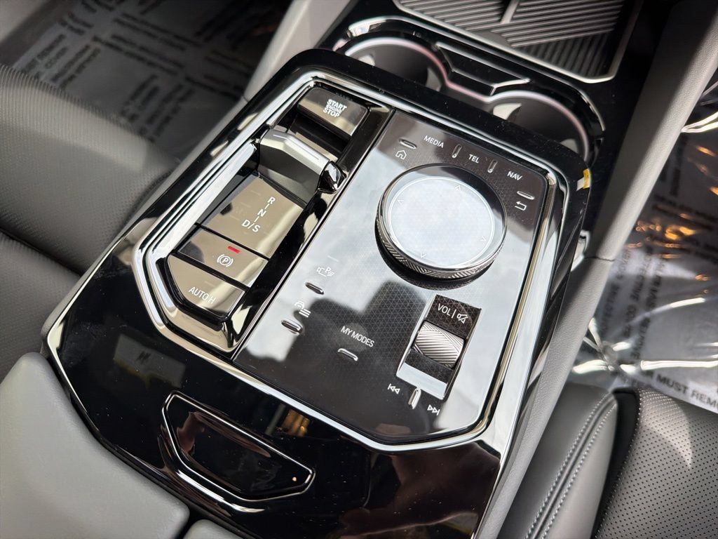 New 2027 BMW 550e xDrive AWD/4WD image 27
