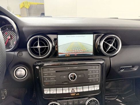 Used 2019 Mercedes-Benz SLC 300 image 48