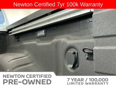 Used 2025 Nissan Frontier SV w/ SV Convenience Package RWD image 13