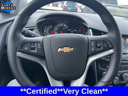 Used 2020 Chevrolet Trax LT w/ LT Convenience Package image 18