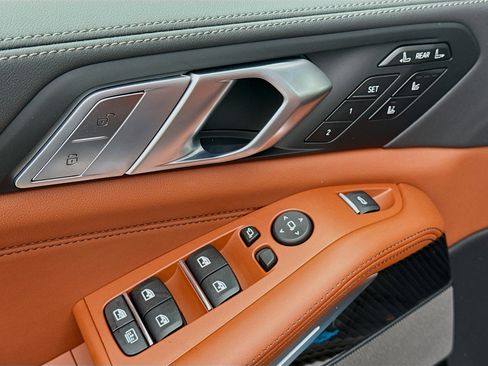 New 2026 BMW X7 M60i image 25