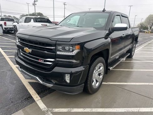 Used 2017 Chevrolet Silverado 1500 LTZ Z71 w/ LTZ Plus Package image 4