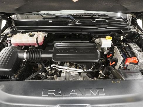 Certified 2019 RAM 1500 Laramie image 9