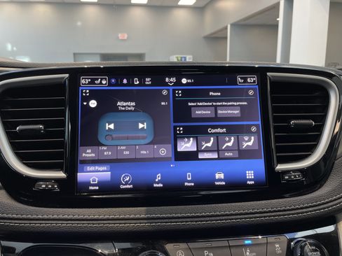 Used 2022 Chrysler Pacifica Touring-L image 30