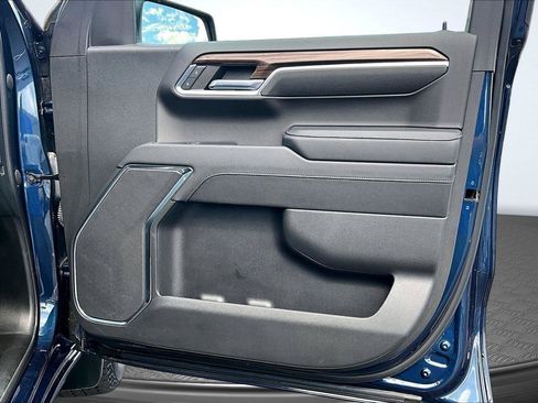 Used 2023 Chevrolet Silverado 1500 LT AWD/4WD image 25