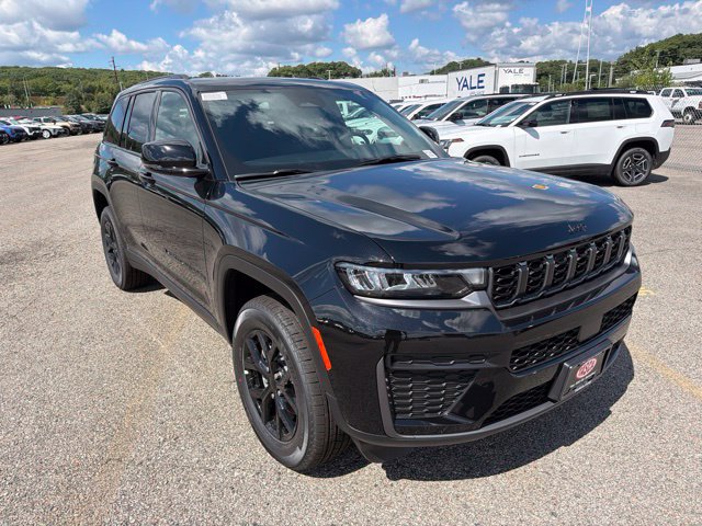New 2026 Jeep Grand Cherokee Altitude AWD/4WD image 1