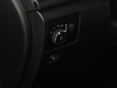 Used 2020 Jeep Grand Cherokee Altitude AWD/4WD image 9