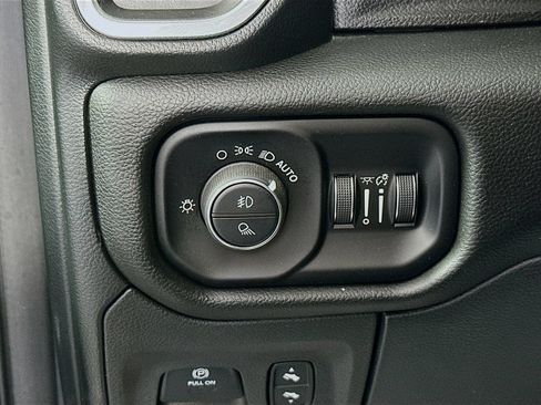 Used 2023 RAM 1500 Laramie AWD/4WD image 10