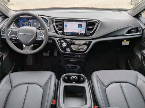 New 2026 Chrysler Pacifica Select FWD image 15