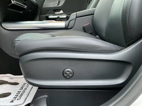 Used 2023 Mercedes-Benz GLA 250 w/ Premium Package image 13