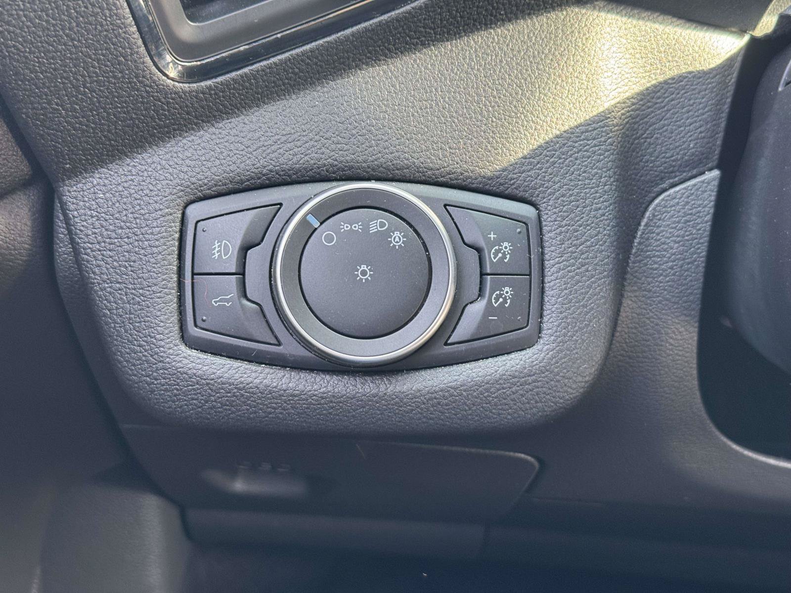 Used 2019 Ford Escape Titanium AWD/4WD image 21