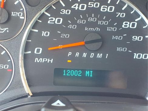 Used 2024 GMC Savana 2500 w/ Driver Convenience Package RWD image 21