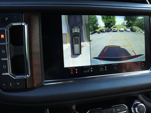 Used 2024 GMC Yukon Denali Ultimate AWD/4WD image 33