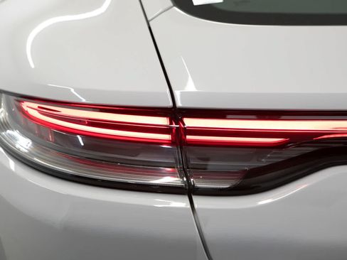 Certified 2023 Porsche Panamera RWD image 33
