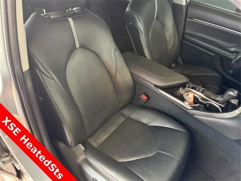 Used 2020 Toyota Camry XSE image 9