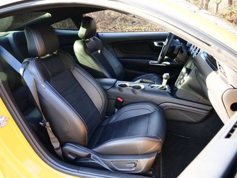 Used 2022 Ford Mustang GT Premium image 28