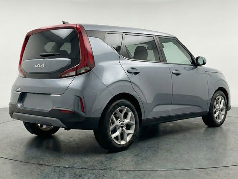 Used 2025 Kia Soul LX w/ LX Technology Package FWD image 9