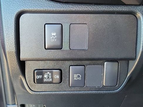Used 2020 Toyota Tacoma SR5 RWD image 15