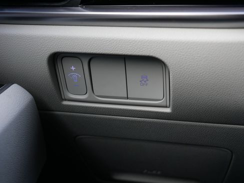 Certified 2025 Kia Sorento S image 26