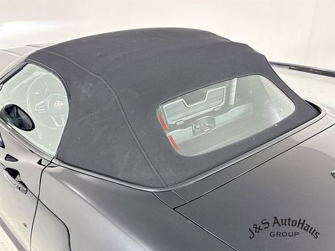 Used 2018 FIAT 124 Spider Abarth w/ Navigation & Sound Group image 16