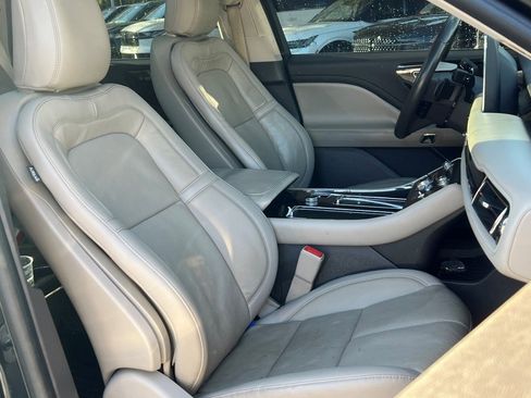 Certified 2023 Lincoln Aviator Reserve w/ Equipment Group 201A image 7