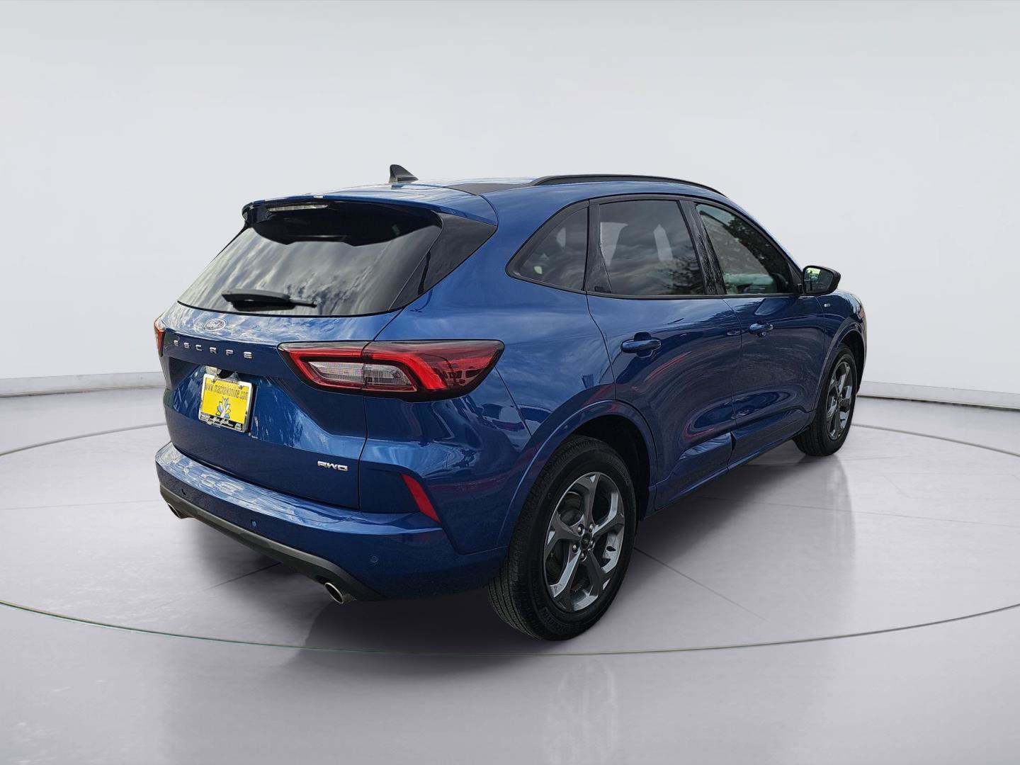 Used 2023 Ford Escape ST-Line w/ Tech Pack #1 AWD/4WD image 5